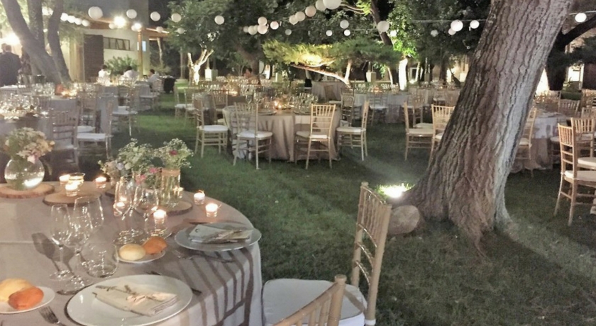 Banquete de boda al aire libre